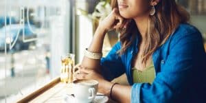 Lees meer over het artikel Koffie en mindfulness: Hoe koffie ons kan helpen om meer bewust te zijn in het moment